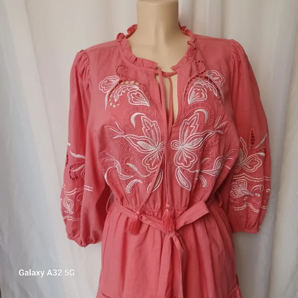 SEE AND BE SEEN SIZE M Embroidered Pink Dress - Picture 7 of 16